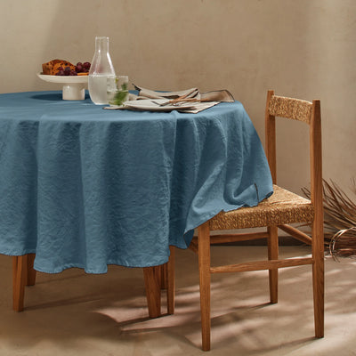 Nappe ronde en lin lavé bord crochet bleu français