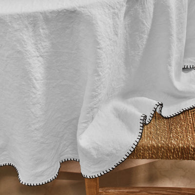Nappe en lin ronde sur mesure avec point de cheval gris minéral