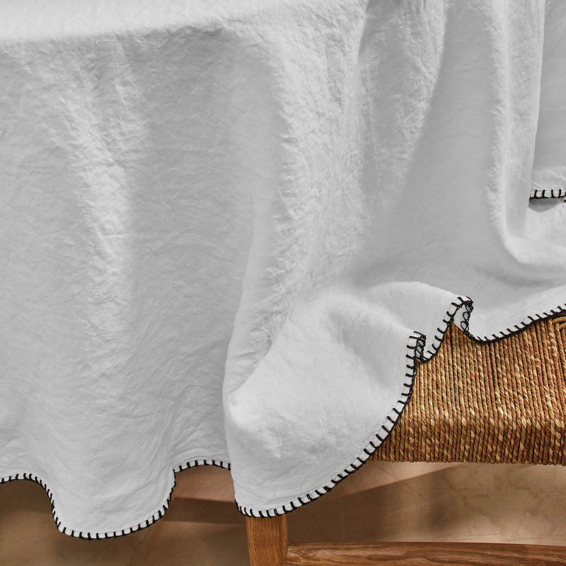 Nappe en lin ronde sur mesure avec point de cheval gris minéral