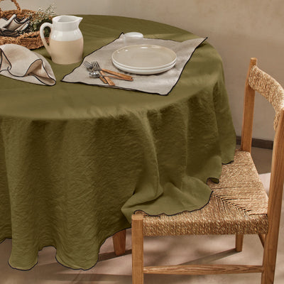 Nappe ronde en lin point "Bourdon" vert olive