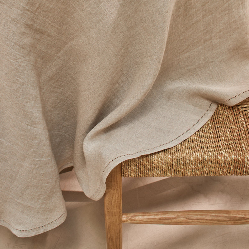 Nappe sur mesure ronde en lin ajouré naturel