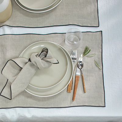 Set de table bordé en lin lavé naturel